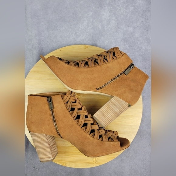 Michael Kors Wesley Genuine Leather Bootie Heels size 10 M - Picture 7 of 11